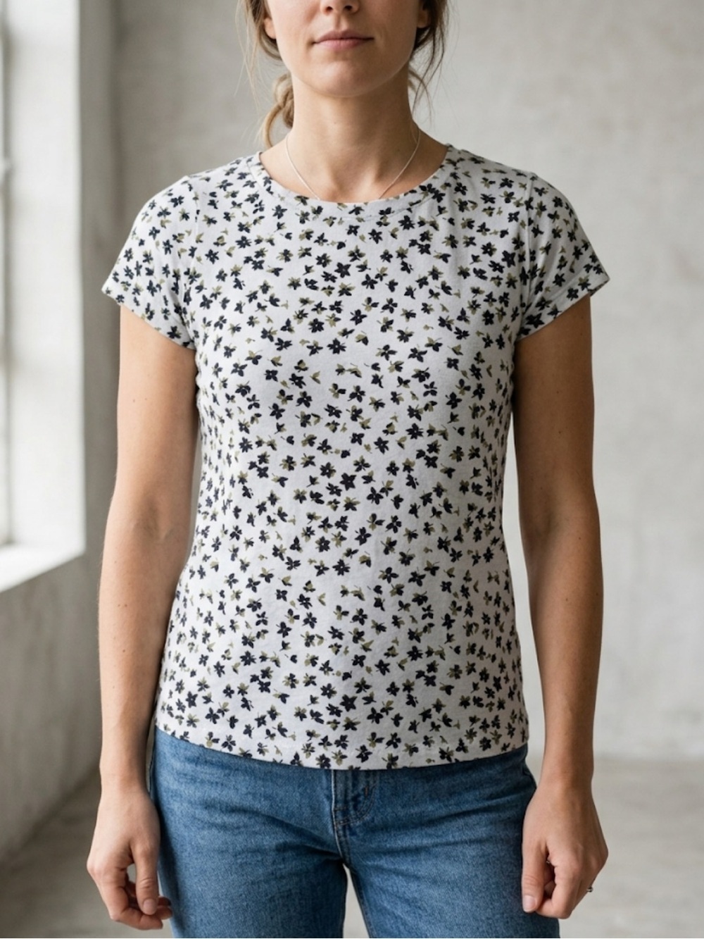 Cleo Organic Cotton Floral Tee | White & Blue | Size S Petite | Soft